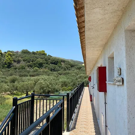 Pansion Porto Tsi Ostrias Apartmanhotel 3*