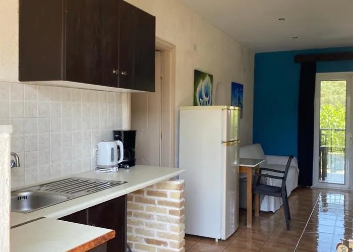 Pansion Porto Tsi Ostrias 3*