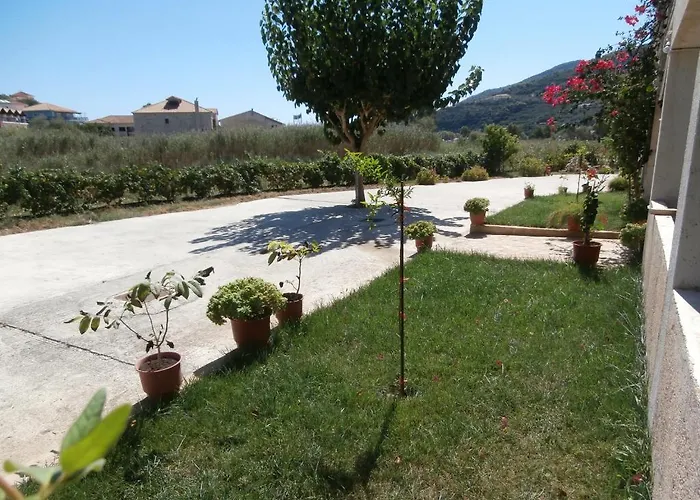 Pansion Porto Tsi Ostrias Apartahotel 3*