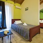 Pansion Porto Tsi Ostrias 3* كيري