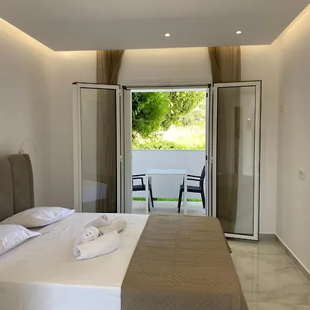 Lägenhetshotell Pansion Porto Tsi Ostrias Keri