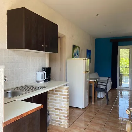 Pansion Porto Tsi Ostrias 3*