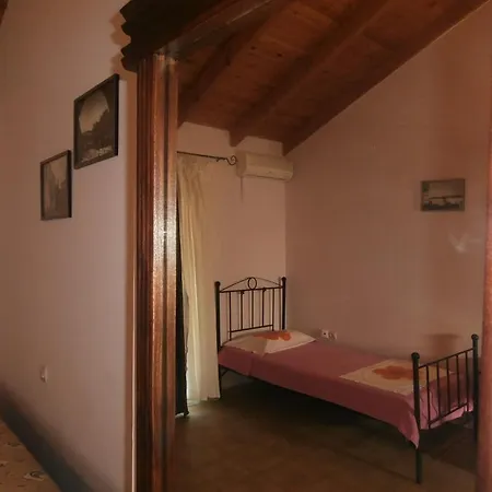 Pansion Porto Tsi Ostrias Aparthotel