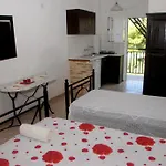 Pansion Porto Tsi Ostrias 3*