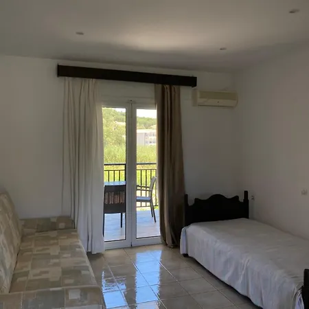 Pansion Porto Tsi Ostrias 3*