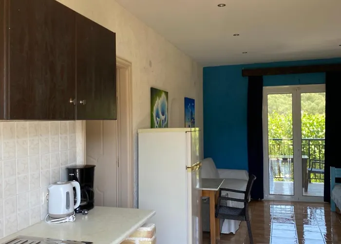 Pansion Porto Tsi Ostrias 3* كيري