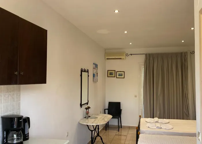Pansion Porto Tsi Ostrias 3* كيري