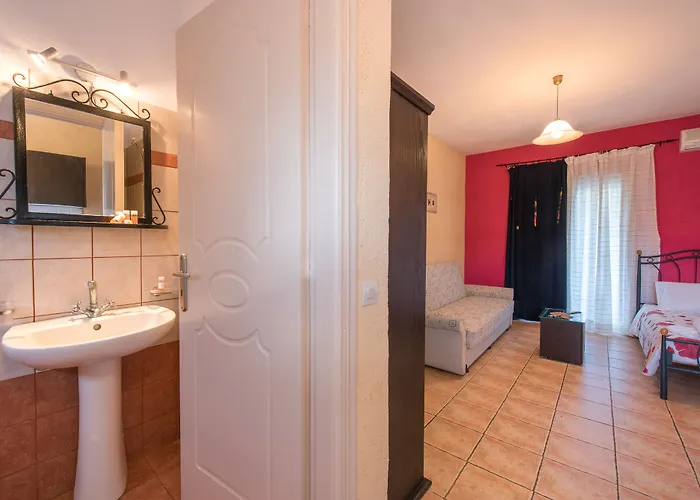 Pansion Porto Tsi Ostrias شقة فندقية 3*